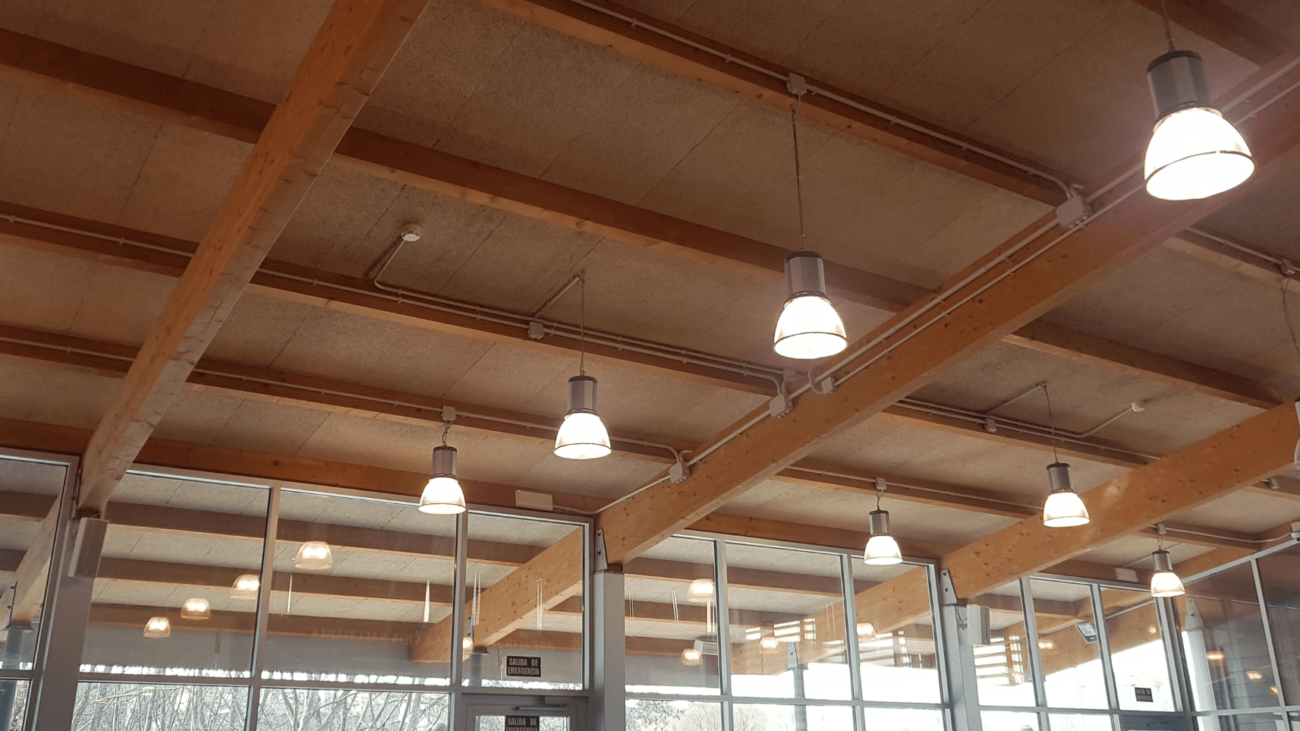 Como determinar la distancia entre vigas en paneles sandwich. Teznocuber, lider en venta de panales.